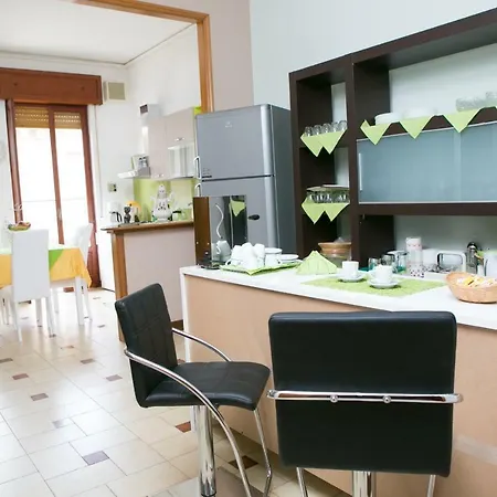 Couette-café Affitta The Queen 3*