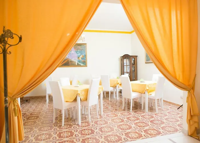 Couette-café Affitta The Queen 3*