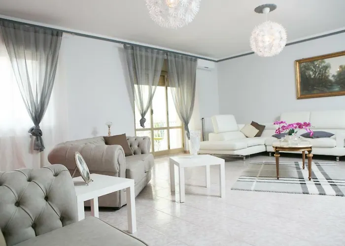 Affitta The Queen Bed & Breakfast 3*
