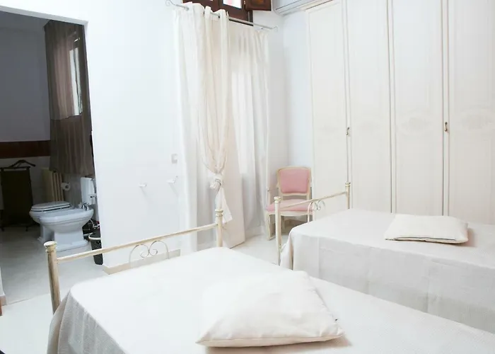 Affitta The Queen Couette-café