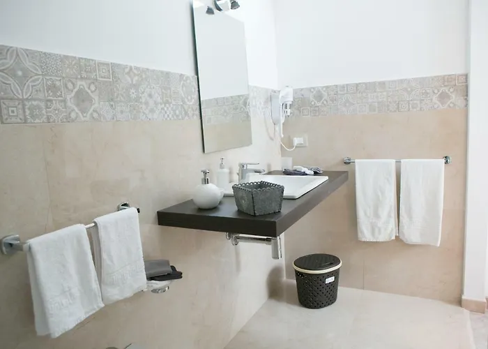 Affitta The Queen Couette-café